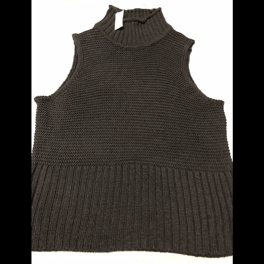 GAP sleeveless sweater
